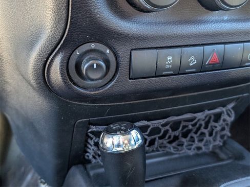 Used 2015 Jeep Wrangler Unlimited Sahara w/ Connectivity Group image 25