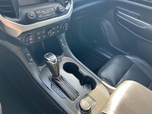Used 2017 GMC Acadia SLT FWD image 34