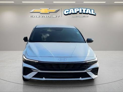 Used 2025 Hyundai Elantra Sport FWD image 8