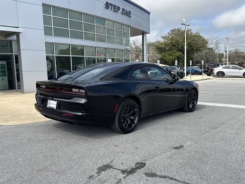 Used 2024 Dodge Charger R/T w/ Plus Group image 8