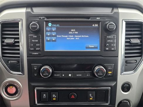Used 2018 Nissan Titan SV w/ SV Convenience Package image 13