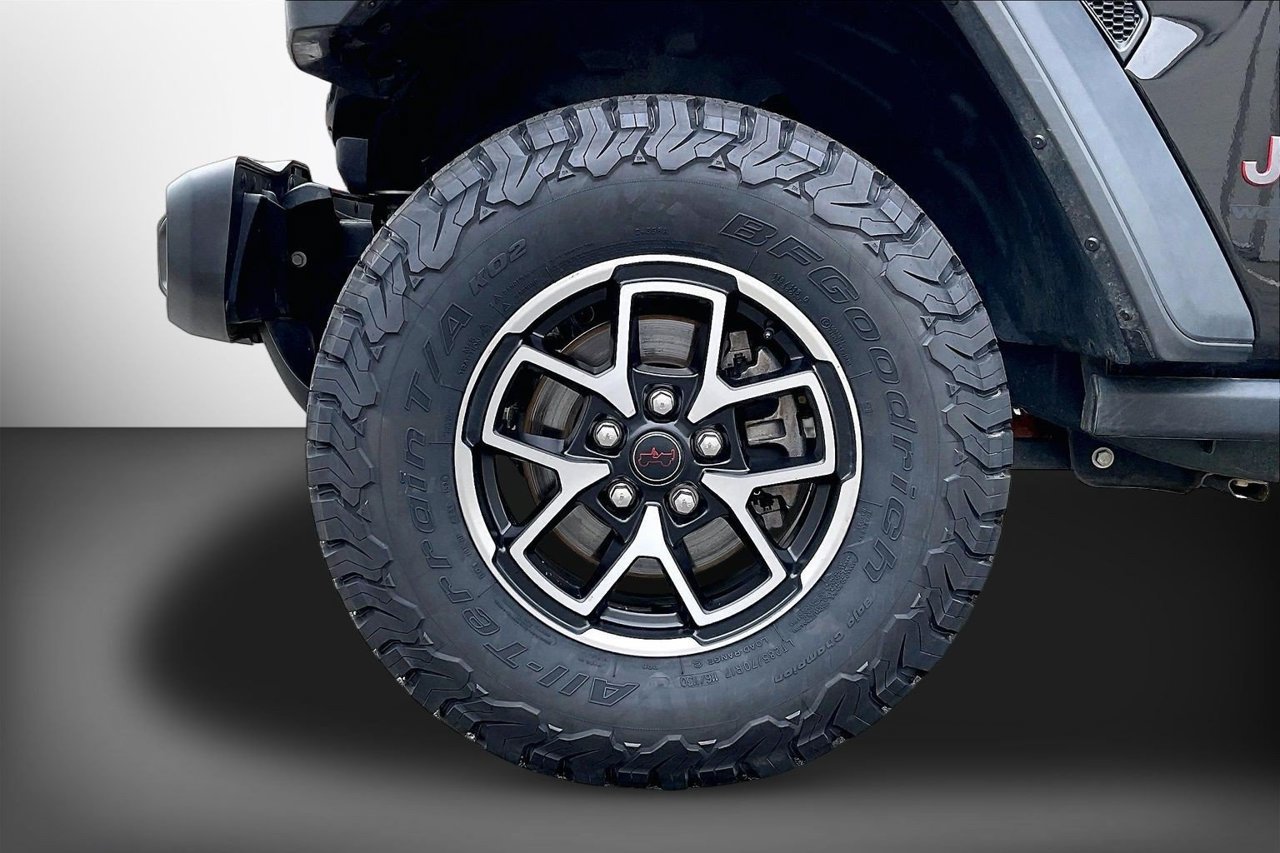 Certified 2024 Jeep Wrangler Unlimited Rubicon AWD/4WD image 31