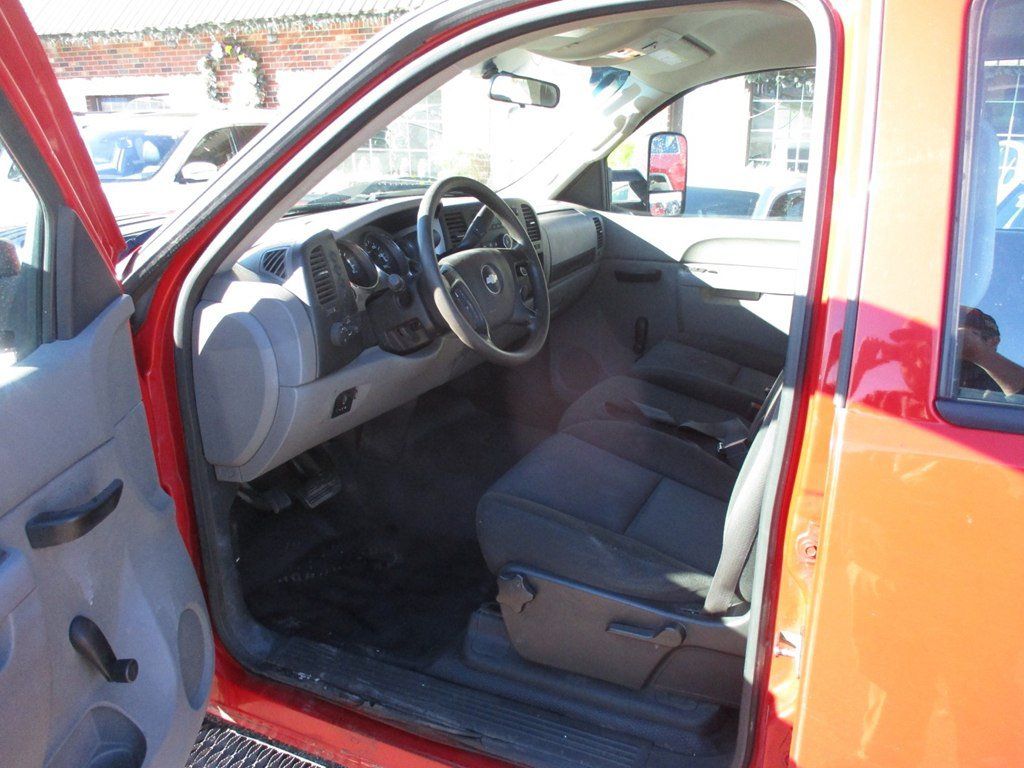Used 2013 Chevrolet Silverado 3500 W/T RWD image 8