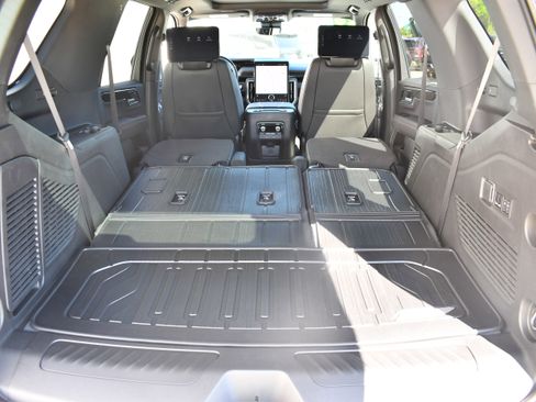 New 2026 GMC Yukon Elevation w/ Elevation Premium Package AWD/4WD image 10