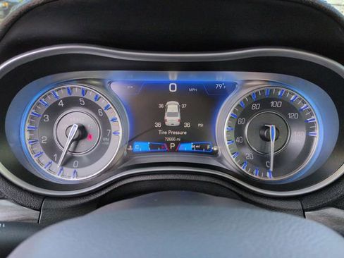 Used 2022 Chrysler 300 Touring image 26