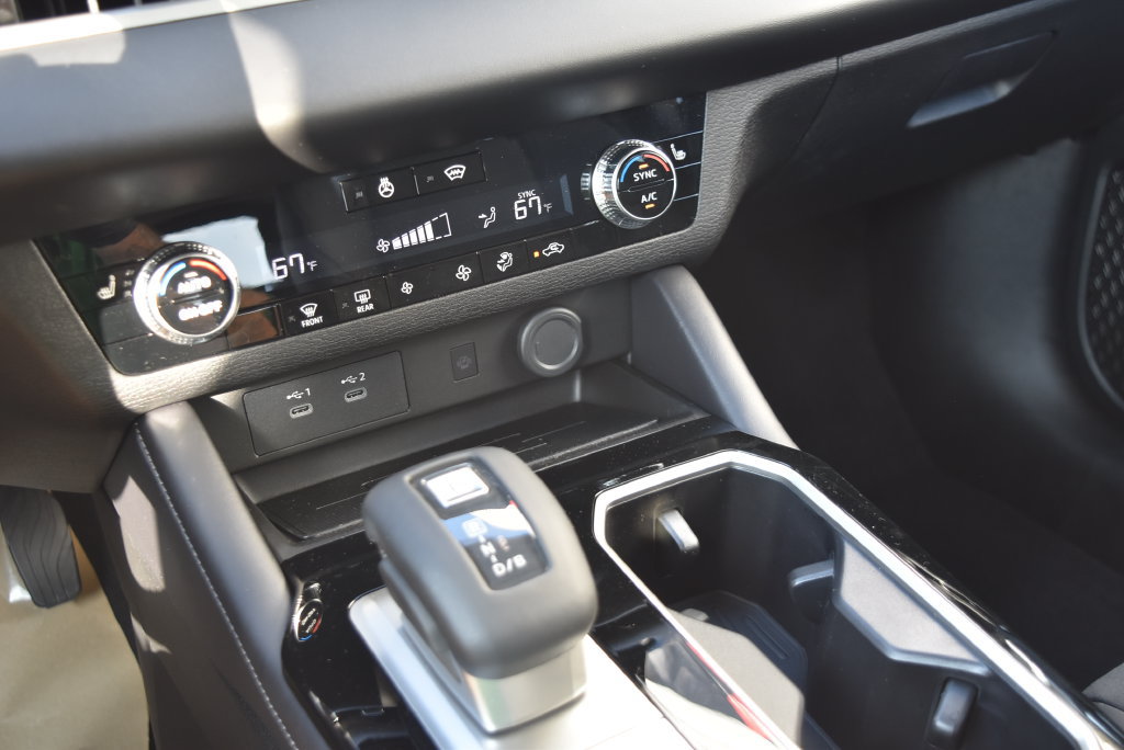 New 2026 Mitsubishi Outlander SE AWD/4WD image 17
