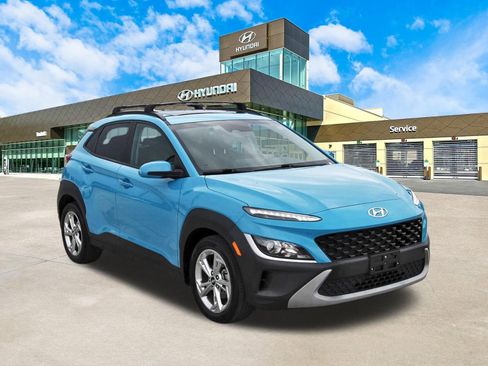 Used 2023 Hyundai Kona SEL w/ Convenience Package FWD image 3
