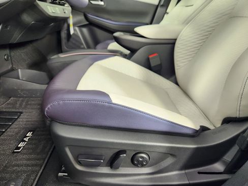 New 2026 Nissan Leaf Platinum+ w/ Cargo Package (Platinum+) image 11