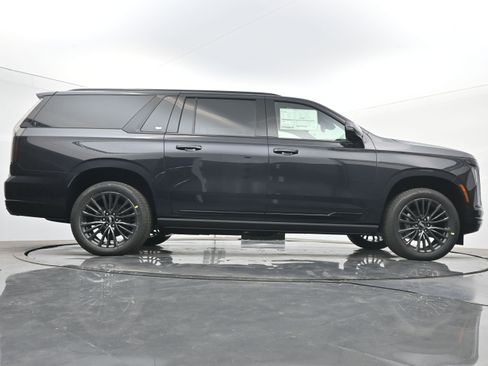 New 2026 Cadillac Escalade ESV Platinum Sport w/ LPO, Floor Liner Package AWD/4WD image 20