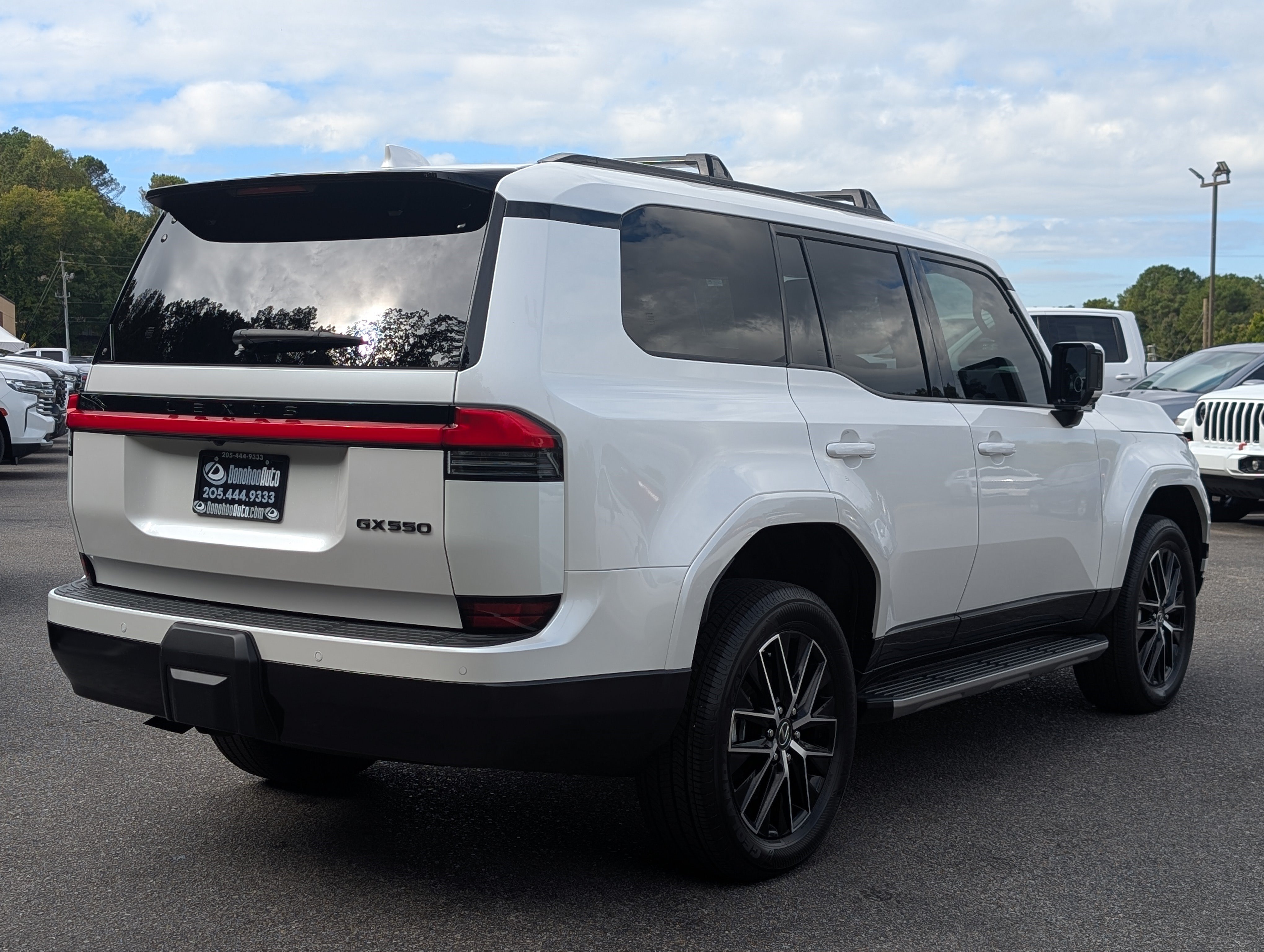 Used 2026 Lexus GX 550 w/ Accessory Package (2T) AWD/4WD image 9