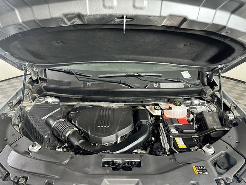 Used 2025 Chevrolet Traverse LT image 36