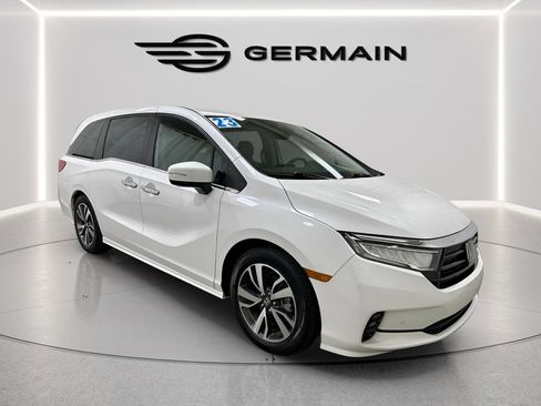 Used 2023 Honda Odyssey Touring image 2