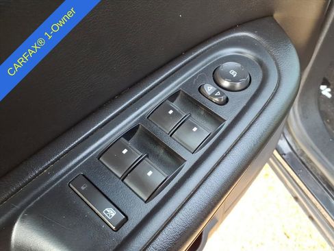 Used 2016 Chevrolet Traverse LT w/ Style and Technology Package image 16