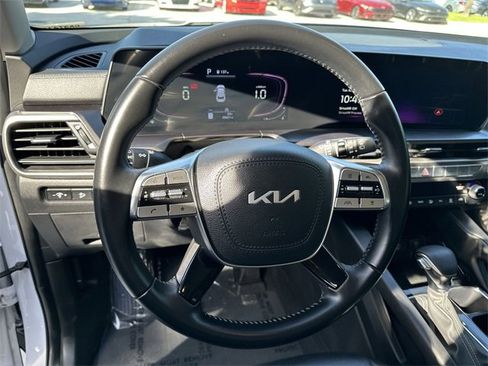 Used 2023 Kia Telluride LX image 11