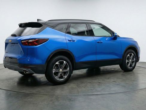 Used 2025 Chevrolet Blazer LT FWD image 7