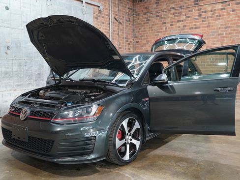 Used 2015 Volkswagen GTI Autobahn w/ Lighting Package (SEL) FWD image 24