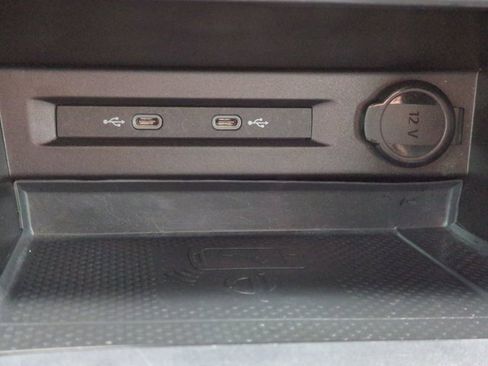 Used 2021 Volkswagen Tiguan SE R-Line image 22