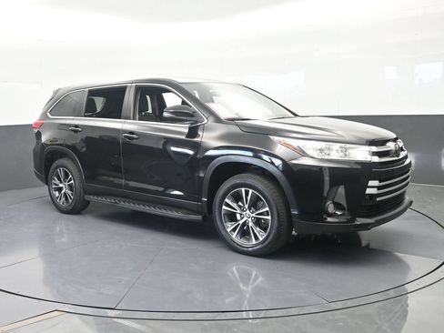 Used 2019 Toyota Highlander Plus FWD image 8