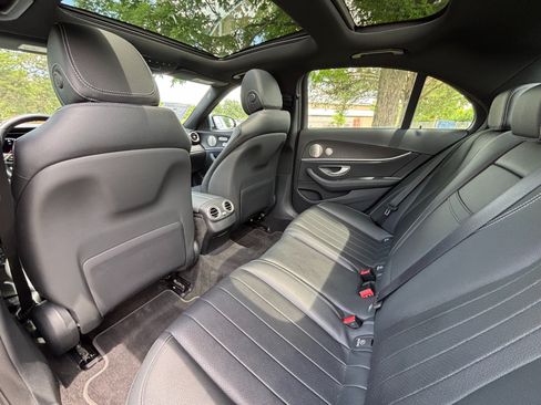 Used 2022 Mercedes-Benz E 350 4MATIC Sedan image 16