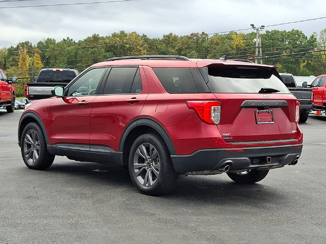 Used 2022 Ford Explorer XLT w/ Equipment Group 202A AWD/4WD image 4