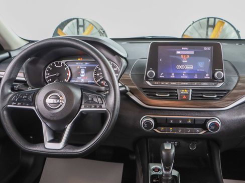 Used 2023 Nissan Altima 2.5 SV image 17