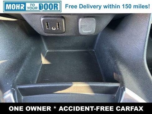 Used 2021 Chevrolet Traverse LT image 19