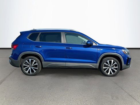 Used 2022 Volkswagen Taos SE image 8