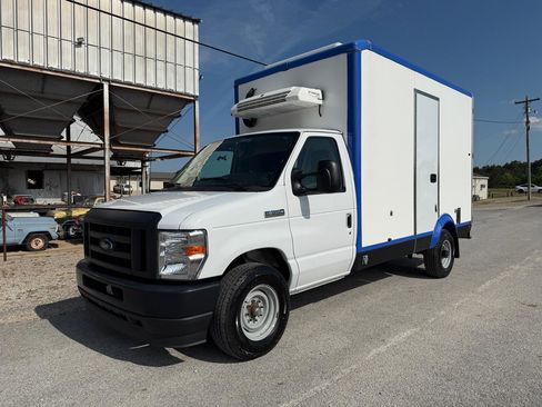 Used 2023 Ford E-350 and Econoline 350 Super Duty w/ Power Windows & Locks Group RWD image 1