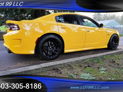 Used 2017 Dodge Charger R/T image 9