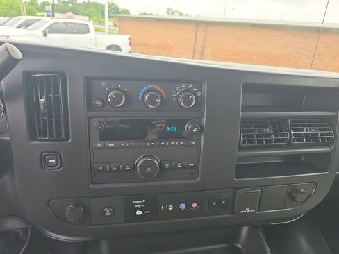Used 2025 GMC Savana 3500 LT w/ LT Preferred Equipment Group RWD image 20