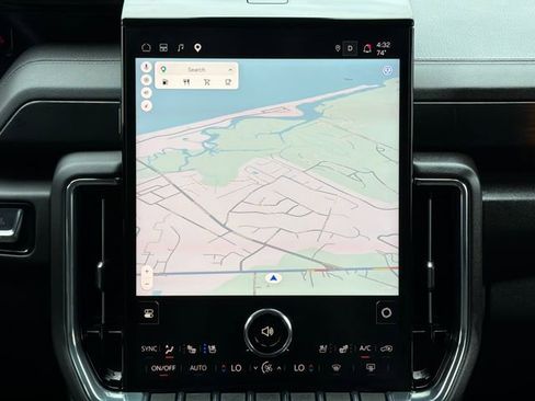 Used 2025 GMC Yukon Denali RWD image 22