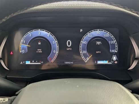 Used 2025 Jeep Grand Cherokee Limited AWD/4WD image 17
