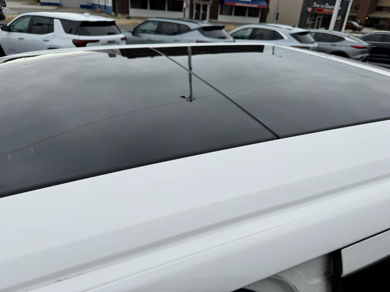 Used 2015 Ford F150 Lariat w/ Equipment Group 502A Luxury AWD/4WD image 12