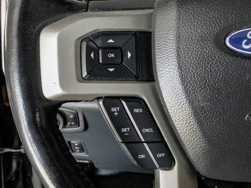 Used 2022 Ford F350 Lariat w/ Lariat Ultimate Package AWD/4WD image 16