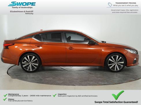 Used 2021 Nissan Altima 2.5 SR w/ SR Premium Package FWD image 3