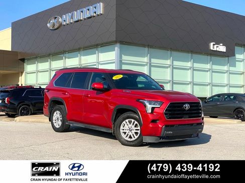 Used 2025 Toyota Sequoia SR5 AWD/4WD image 1