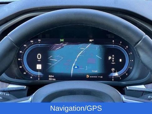 Used 2022 Volvo XC60 B5 Momentum w/ Protection Package Premier image 14