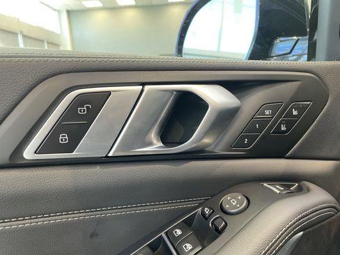 Used 2022 BMW X5 xDrive45e w/ M Sport Package image 15