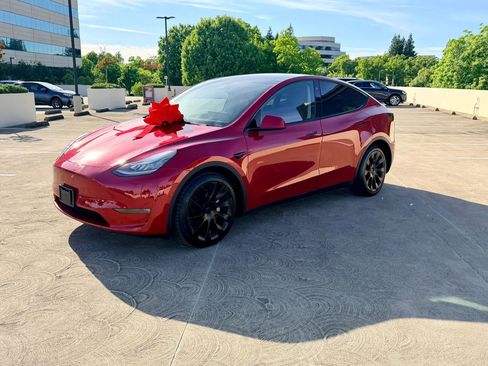 Used 2021 Tesla Model Y Long Range AWD/4WD image 12