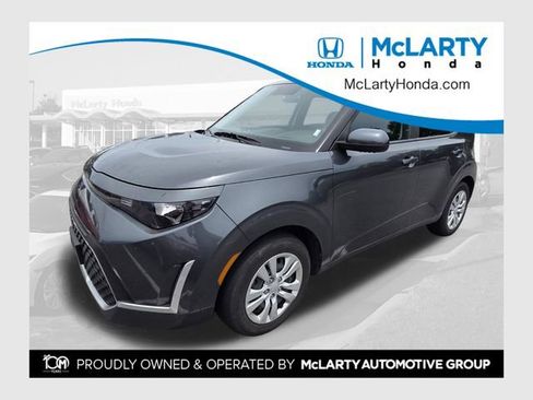 Used 2023 Kia Soul LX FWD image 1
