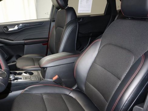 Certified 2025 Ford Escape ST-Line w/ Cold Weather Package image 26