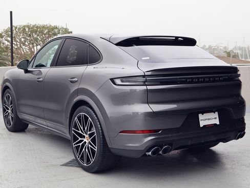 New 2026 Porsche Cayenne image 3