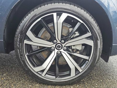 Certified 2025 Volvo XC60 T8 Ultra w/ Protection Package Premier AWD/4WD image 10