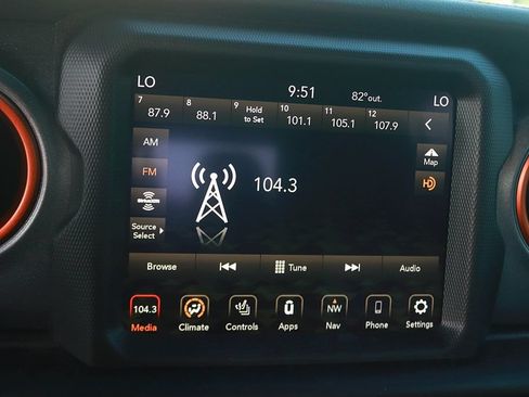 Used 2022 Jeep Gladiator Mojave w/ Cold Weather Group AWD/4WD image 26