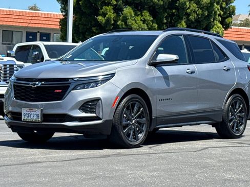 Used 2023 Chevrolet Equinox RS FWD image 9