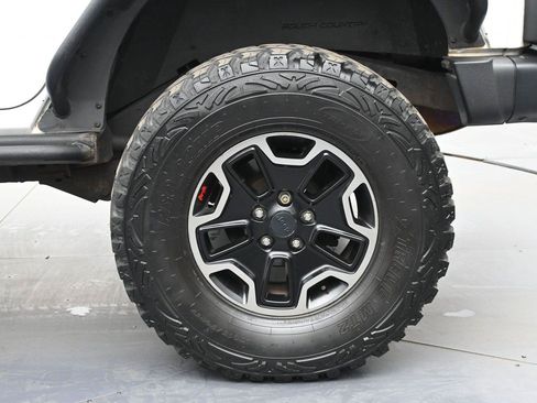 Used 2017 Jeep Wrangler Unlimited Rubicon AWD/4WD image 12