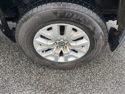 Used 2022 Nissan Frontier SV image 32
