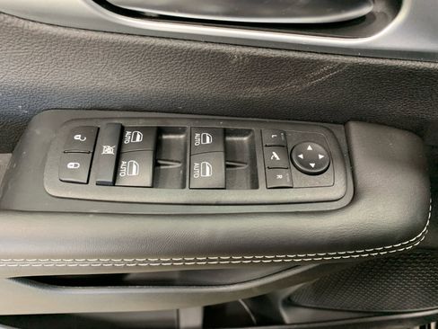 New 2026 Chrysler Pacifica Limited image 30