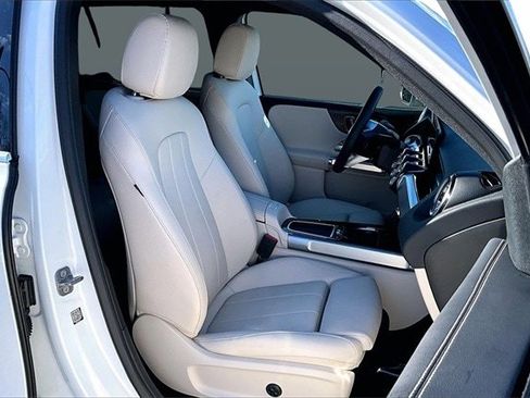 Certified 2025 Mercedes-Benz GLB 250 4MATIC image 31