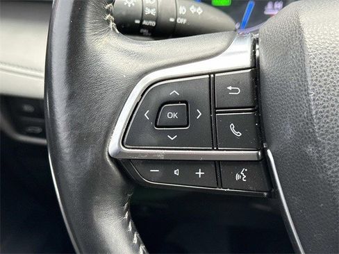 Used 2020 Toyota Highlander XLE image 25